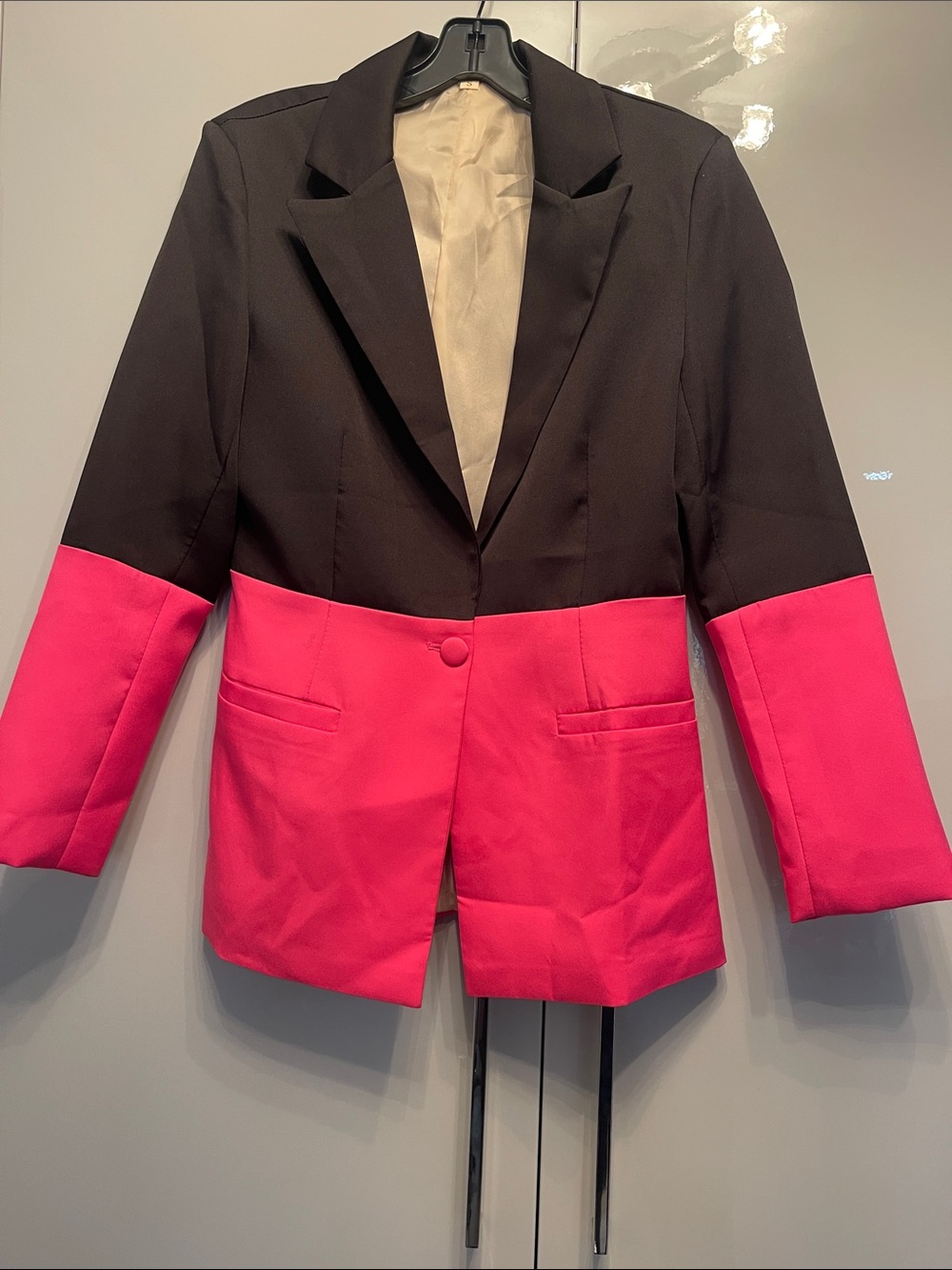 Black & Hot Pink Colorblock Women's Blazer